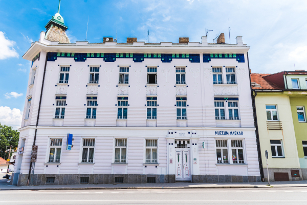 Foto Secesní budova městské spořitelny k trase