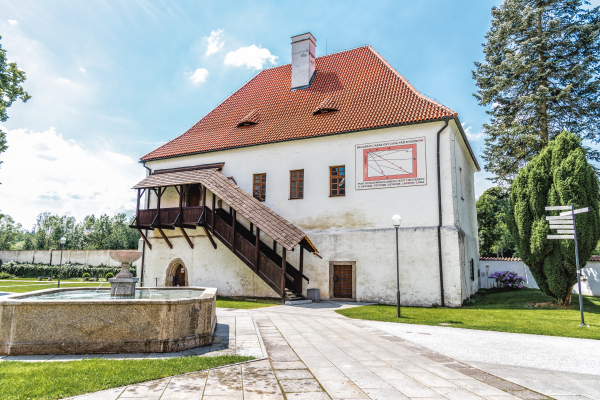 Foto Latinská škola k trase 