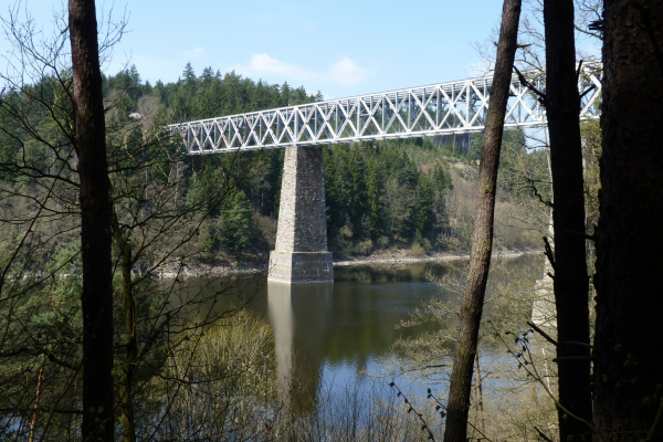 Foto turistického cíle Železniční most (Červená)