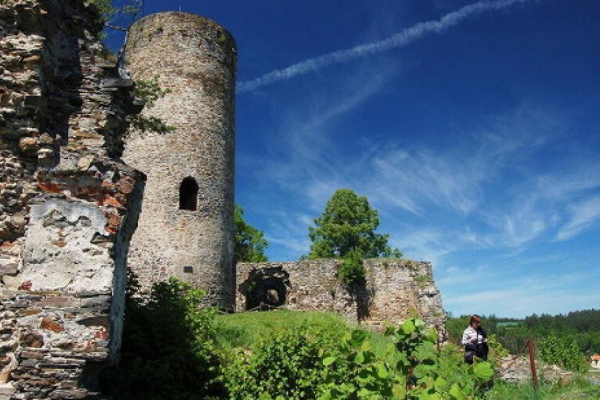 Foto turistického cíle Zřícenina Dobronice