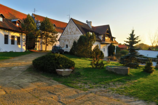 Foto turistického cíle Tvrz Holešice - Orlická přehrada