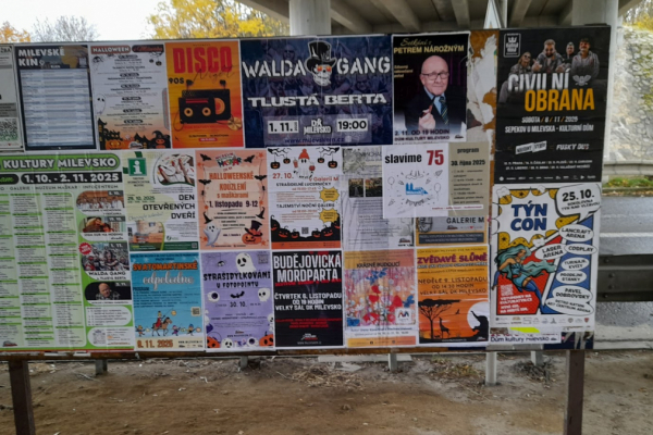 Foto výlepové plochy v Milevsku 2 NADJEZD