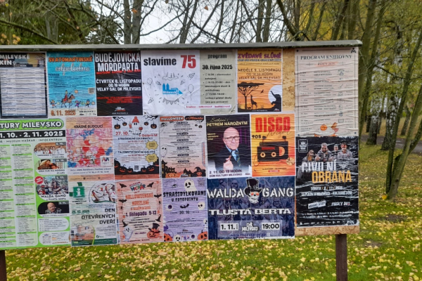 Foto výlepové plochy v Milevsku 15 U STADIONU