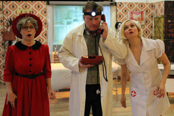 Divadlo - Nikdo nejsme normální