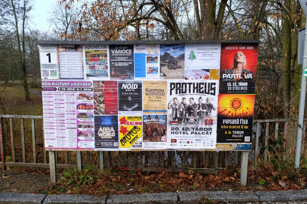 Foto výlepové plochy v Milevsku 1  KLÁŠTER