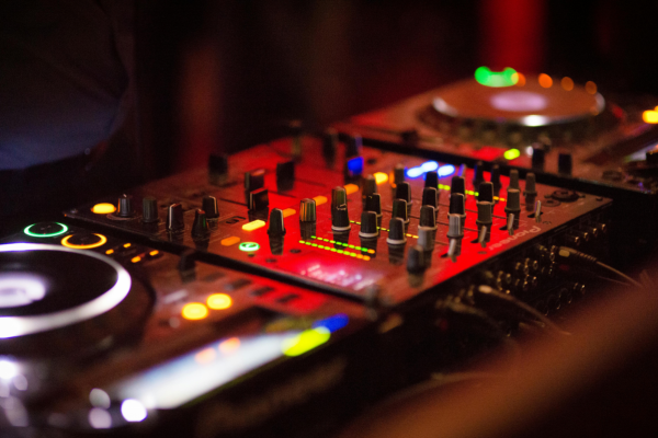 Masopustní rej pro všechny generace s DJ Lübke