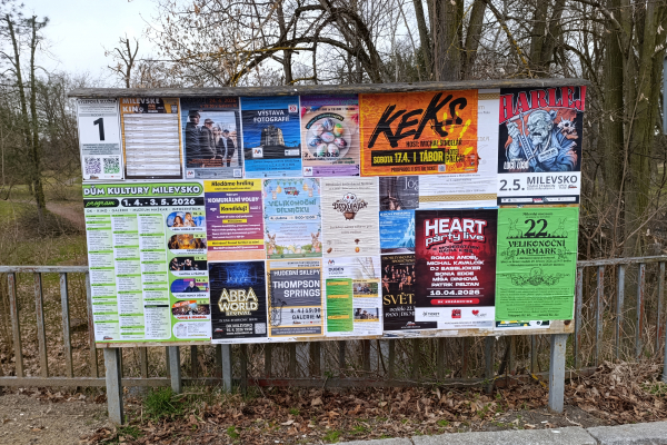 Foto výlepové plochy v Milevsku 1  KLÁŠTER