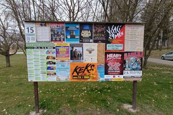 Foto výlepové plochy v Milevsku 15 U STADIONU