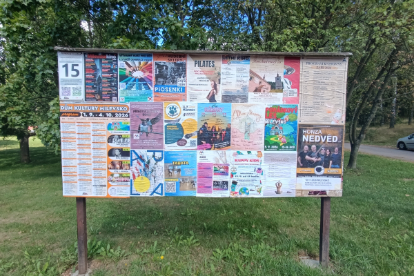 Foto výlepové plochy v Milevsku 15 U STADIONU