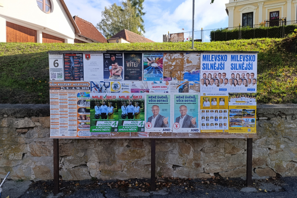 Foto výlepové plochy v Milevsku 6 AUTOBUSOVÉ NÁDRAŽÍ