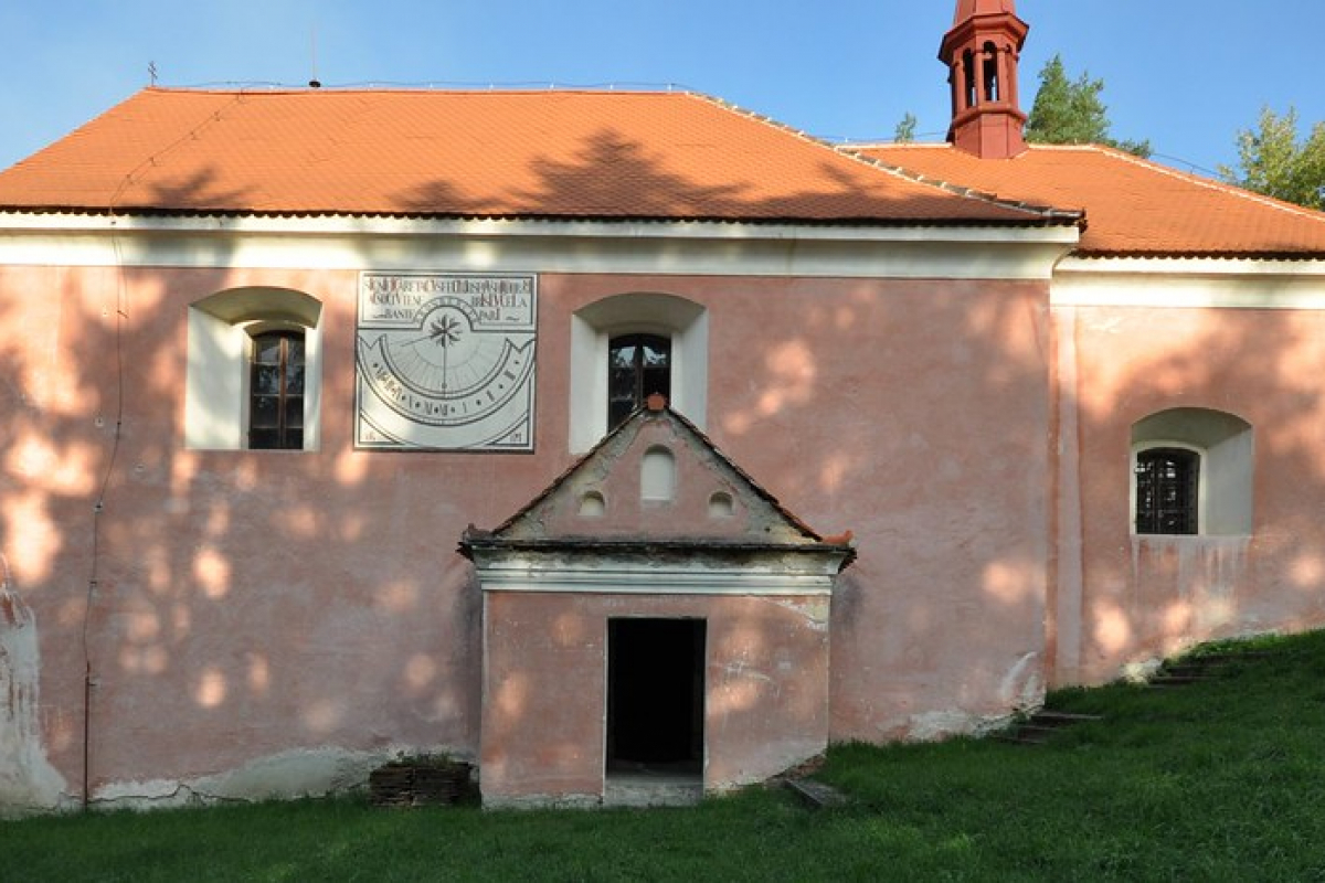 Foto Kostel sv. Bartoloměje (Červená II.)