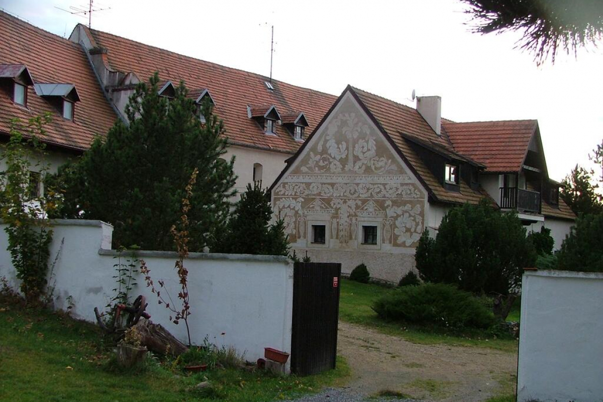 Foto Tvrz Holešice - Orlická přehrada