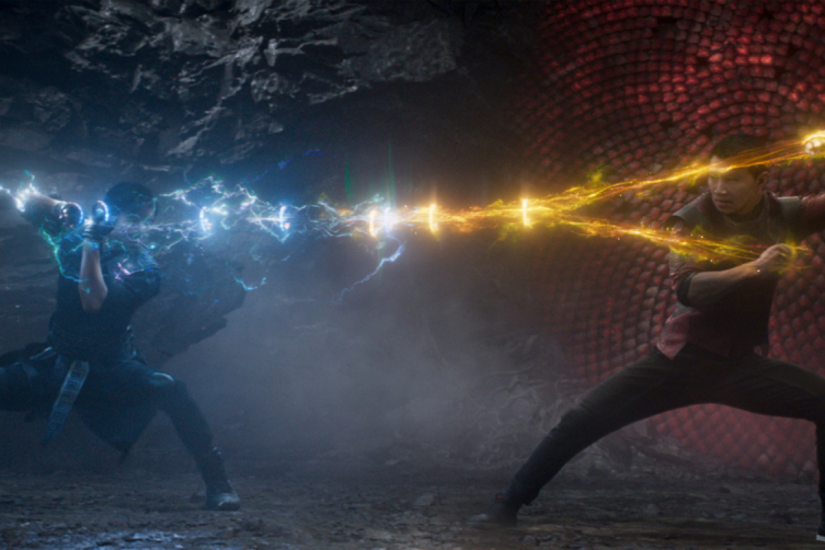Foto SHANG-CHI A LEGENDA O DESETI PRSTECH