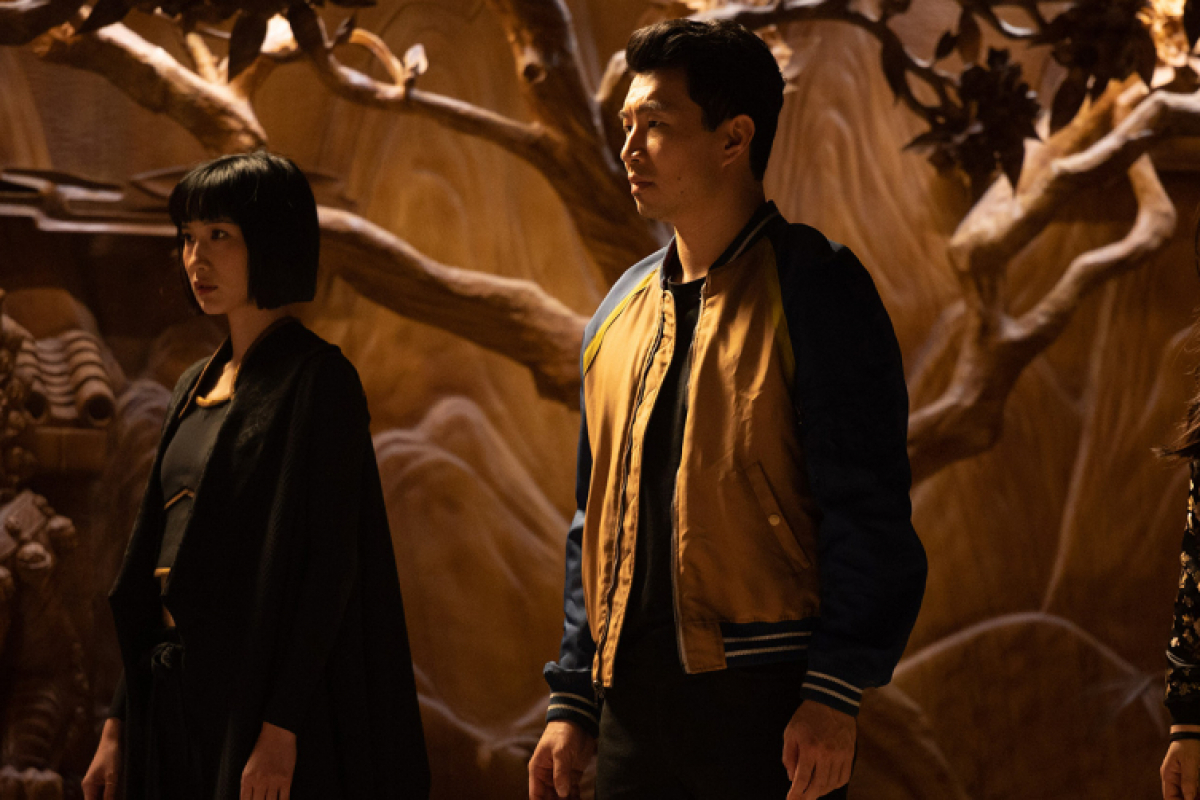 Foto SHANG-CHI A LEGENDA O DESETI PRSTECH