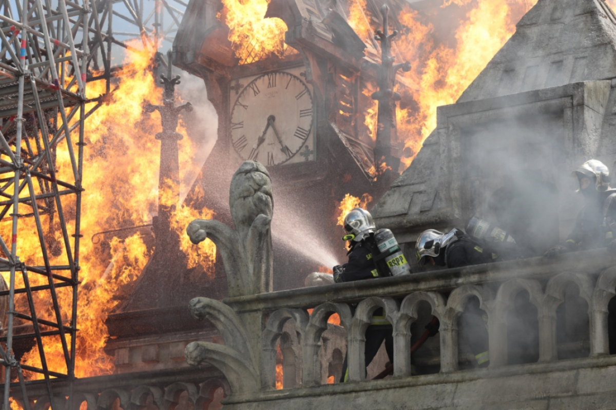 Foto NOTRE-DAME V PLAMENECH