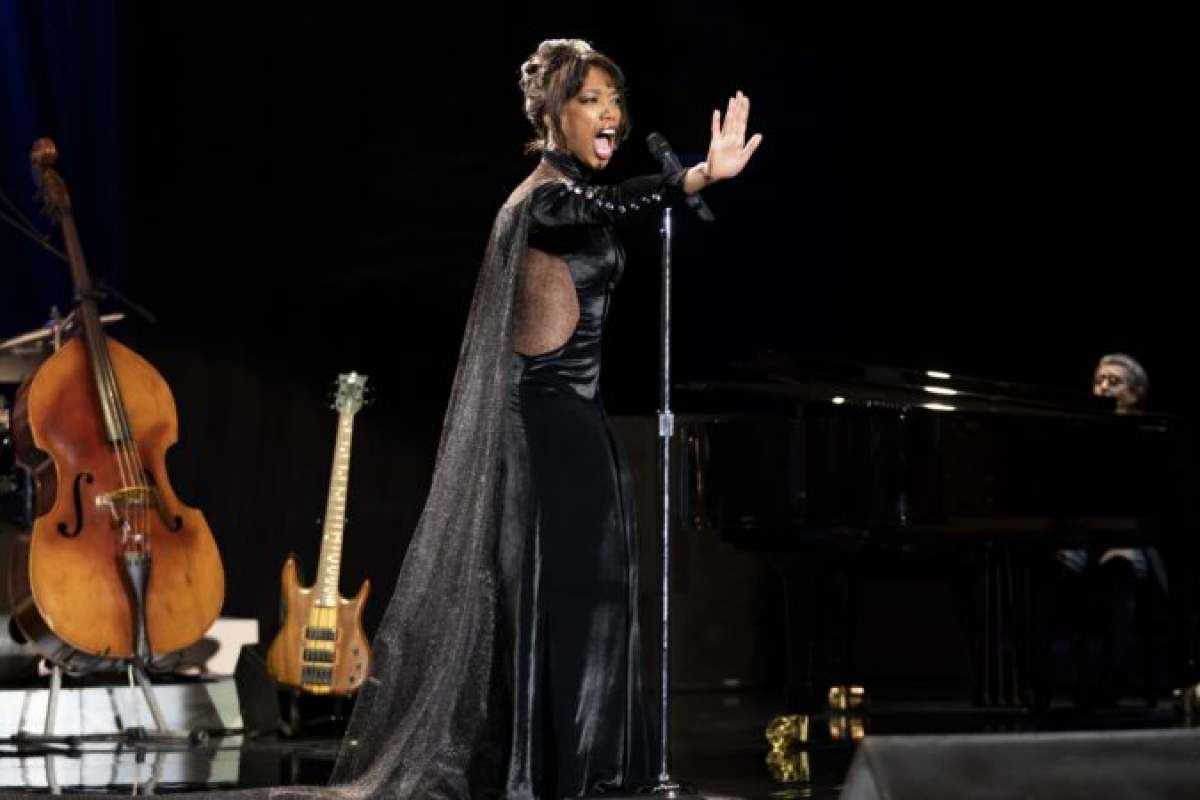 Foto WHITNEY HOUSTON: I WANNA DANCE WITH SOMEBODY