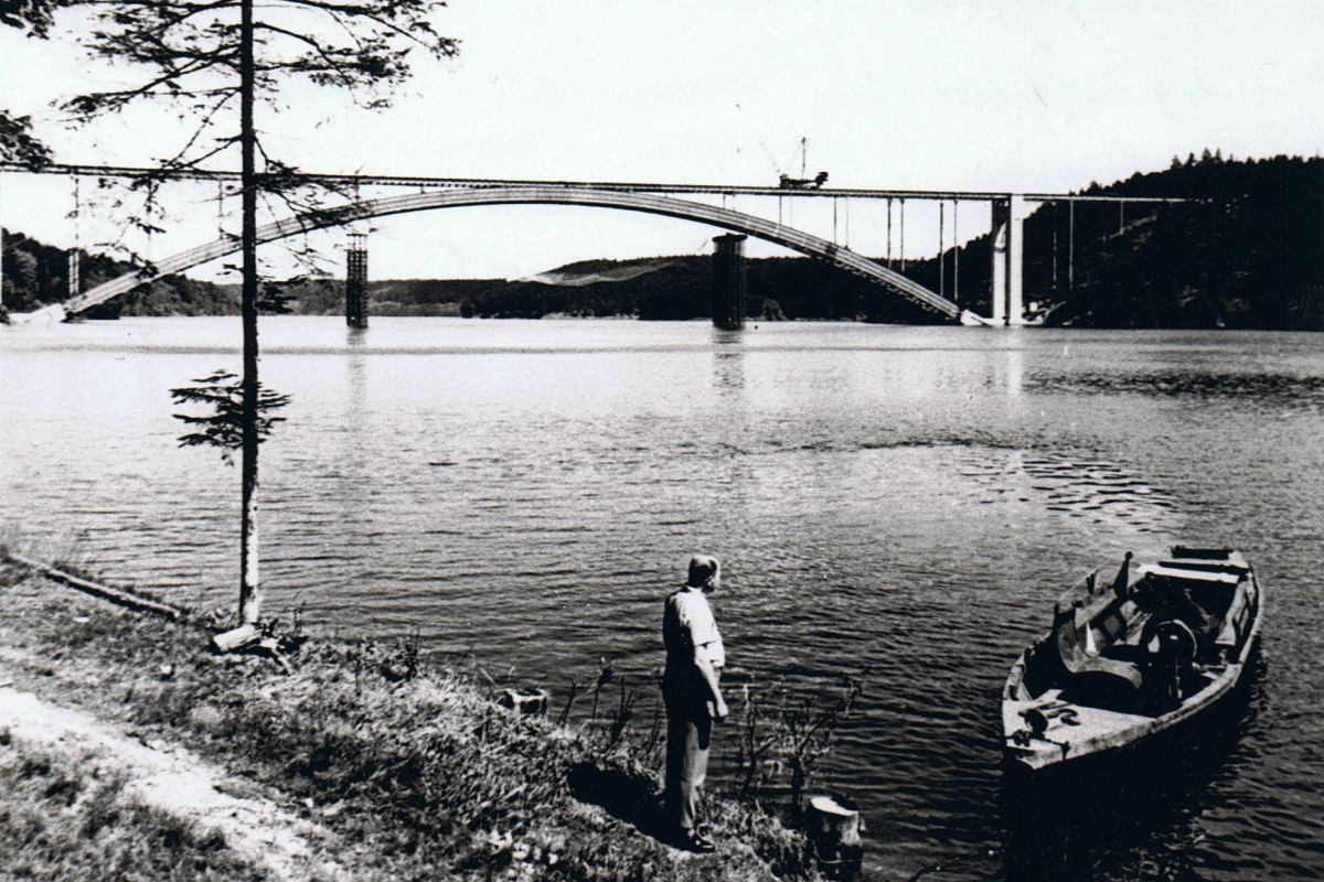 Foto Diskusně vzdělávací večer - Velikáni nad přehradou