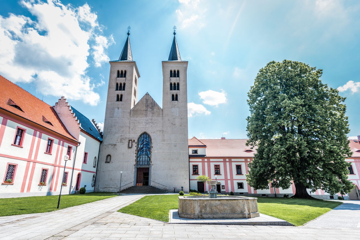 Foto Poutní pochod do Milevského kláštera