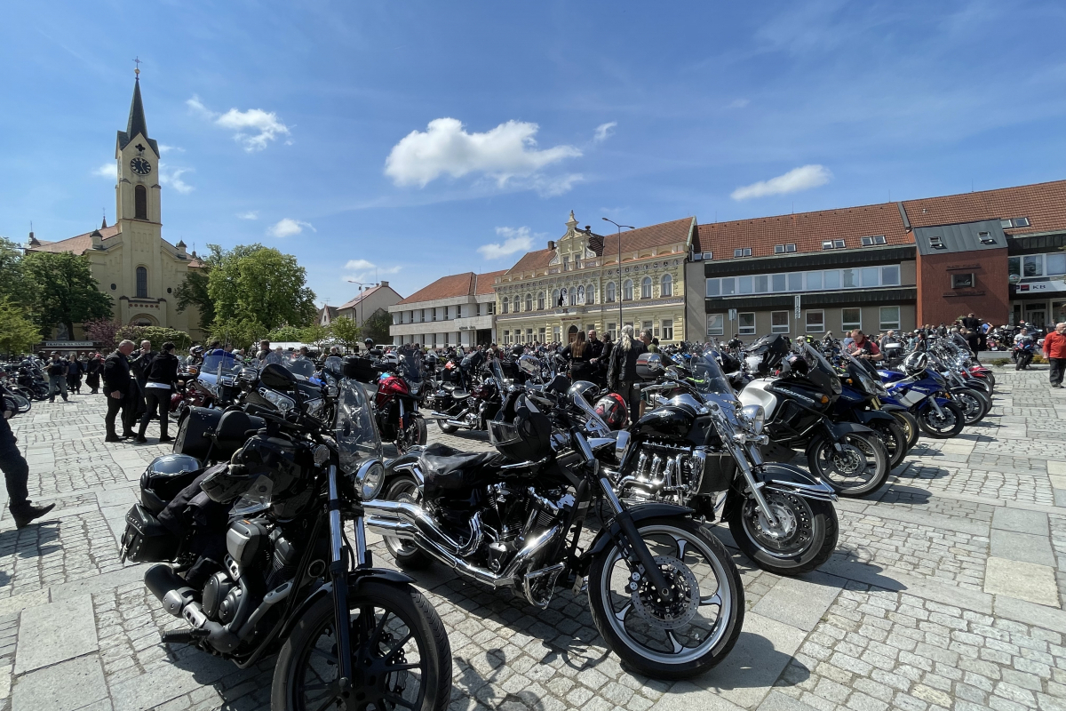 Foto 16. Setkání motorkářů s požehnáním na cestu