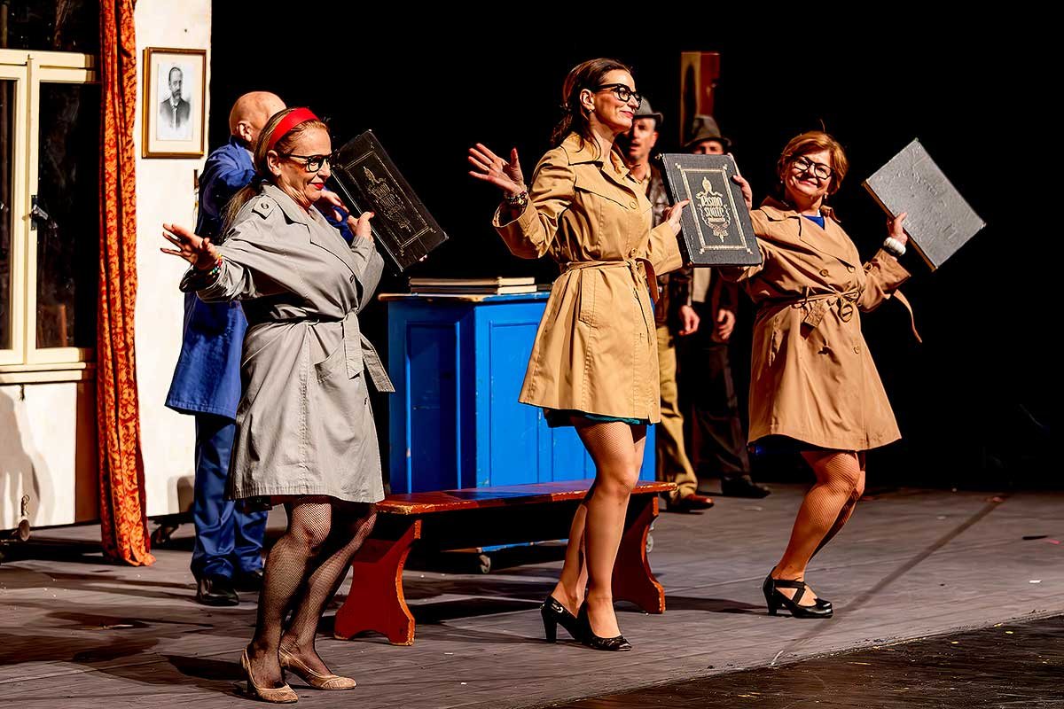 Foto Divadlo - Světáci