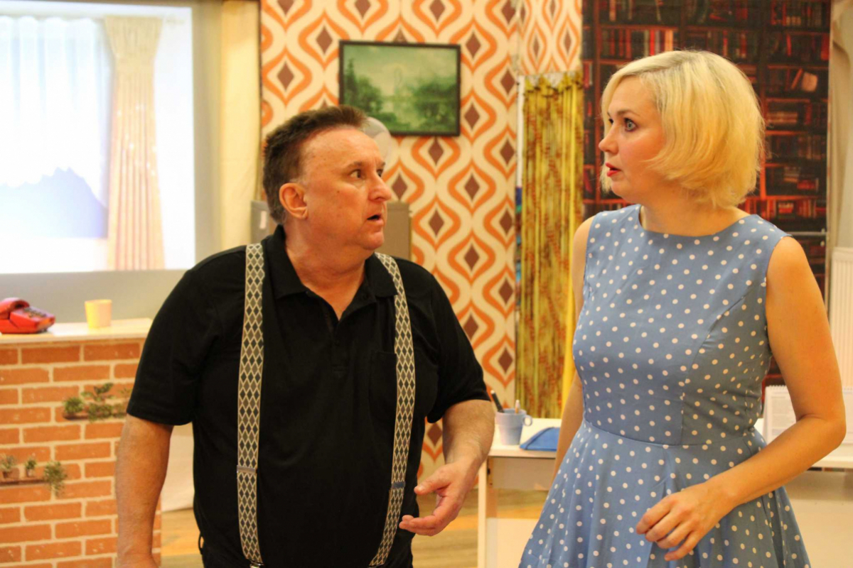 Foto Divadlo - Nikdo nejsme normální