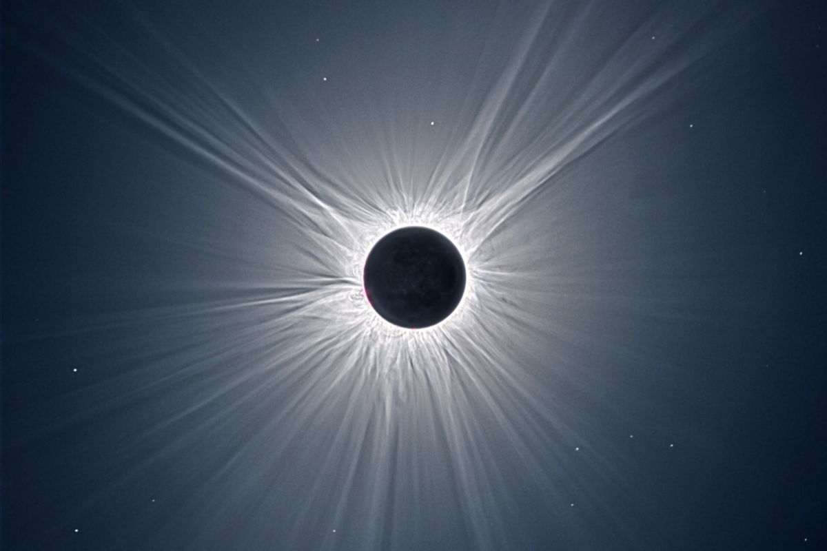 Foto Petr Horálek: Zázrak ve stínu Měsíce