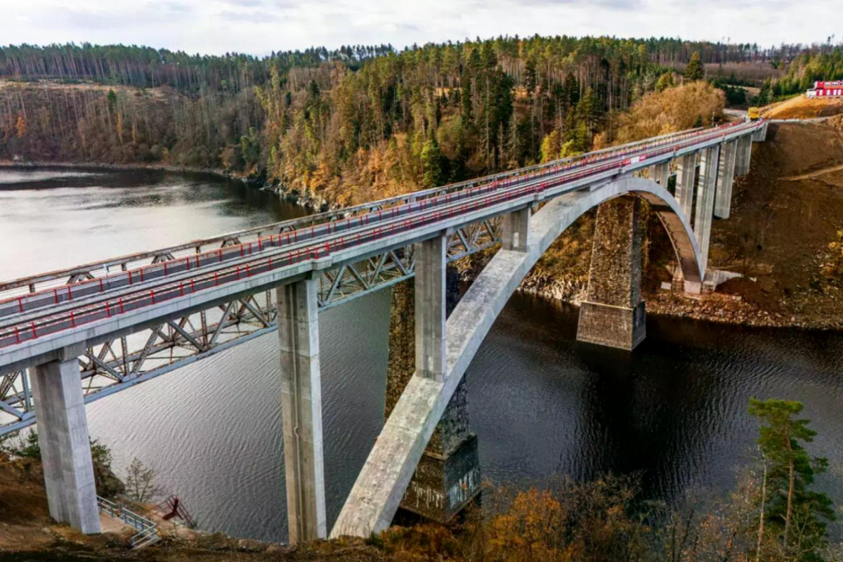 Foto Železniční most (Červená)