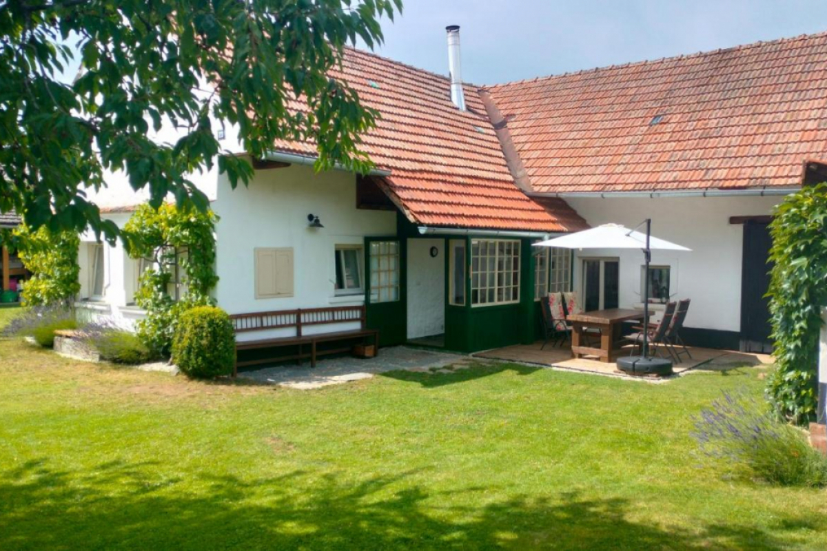 Foto Prázdninová chalupa s uzavřeným dvorem a zahradou