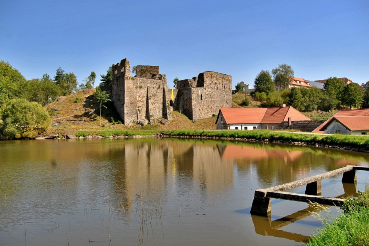 Foto Zřícenina Borotín