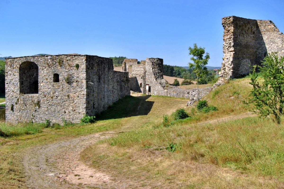 Foto Zřícenina Borotín